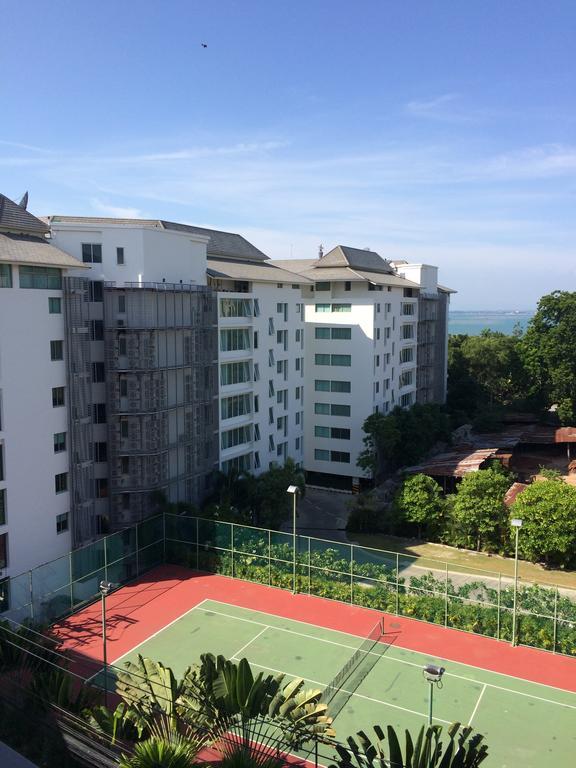 Club Royal Suites Pattaya Exterior photo