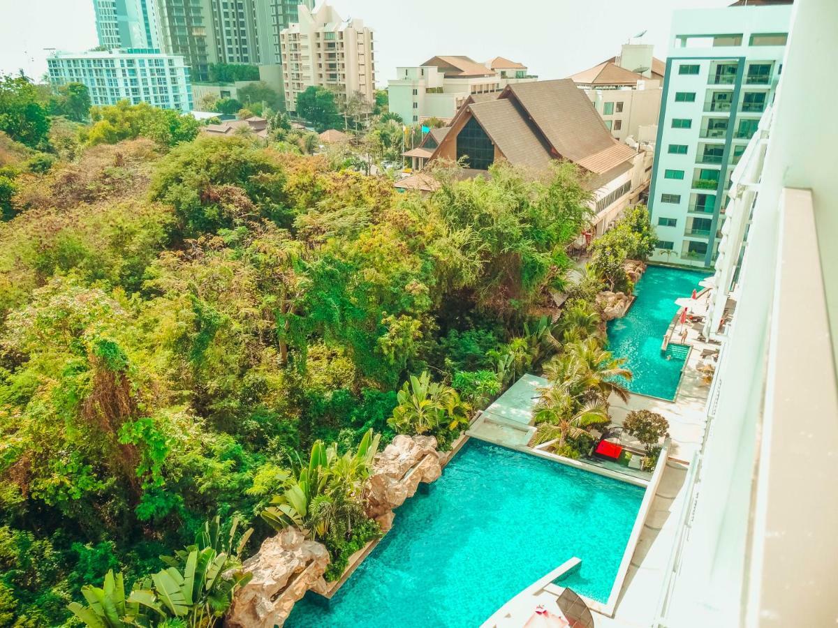 Club Royal Suites Pattaya Exterior photo